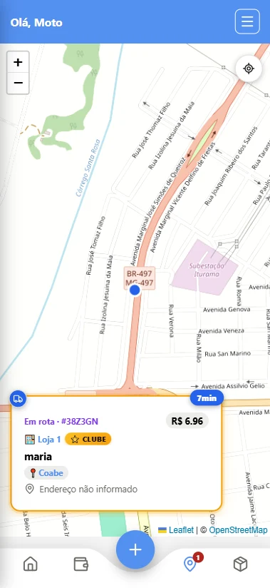 App do entregador com o mapa da cidade e a corrida em rota, com o selo Clube da loja.